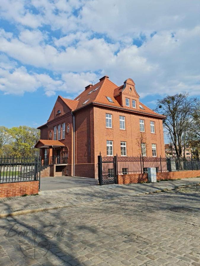 Hotel Bon Zur Brzeg Exteriér fotografie